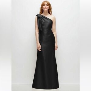 Alfred Sung Black Asymmetrical Gown One shoulder With Bow Evening Maxi